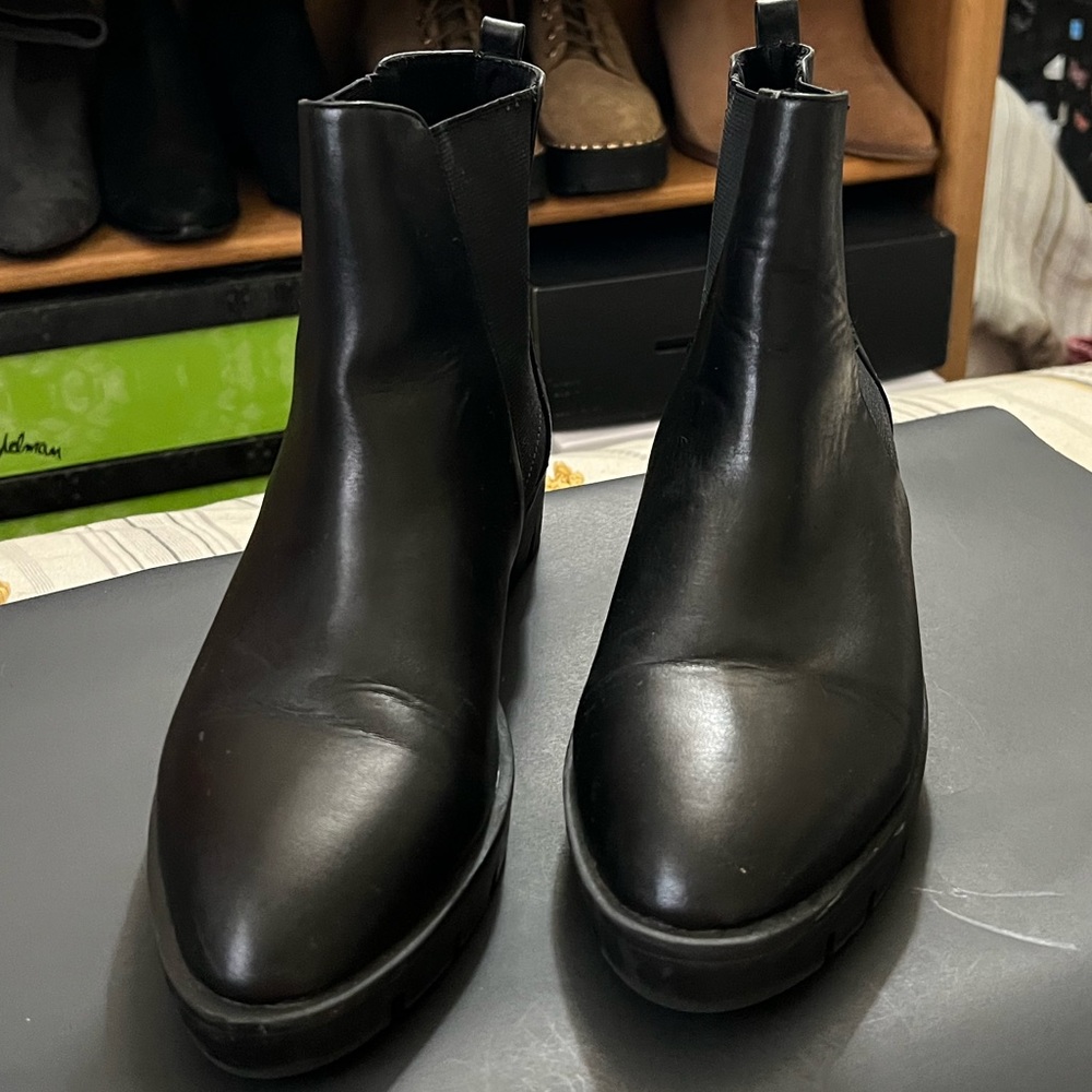Aldo Black Leather flat Booties, Sz 9